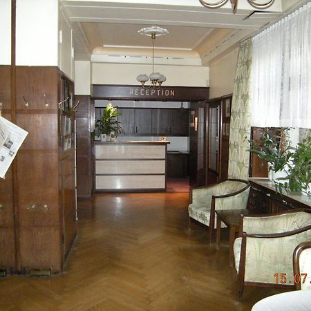 Hotel Merkur Garni Цвиккау Экстерьер фото